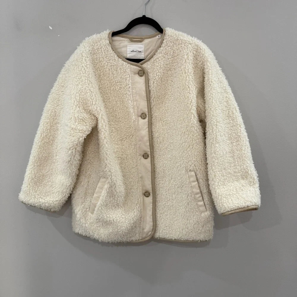 Aritzia Wilfred One Jacket River Sherpa Button Down in Birch White - Picture 3 of 6